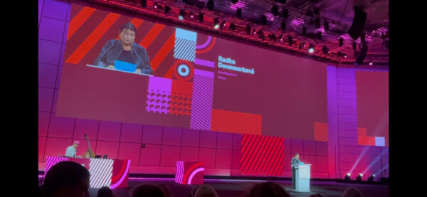 Standing Ovation pour Radka Denemarková à Francfort